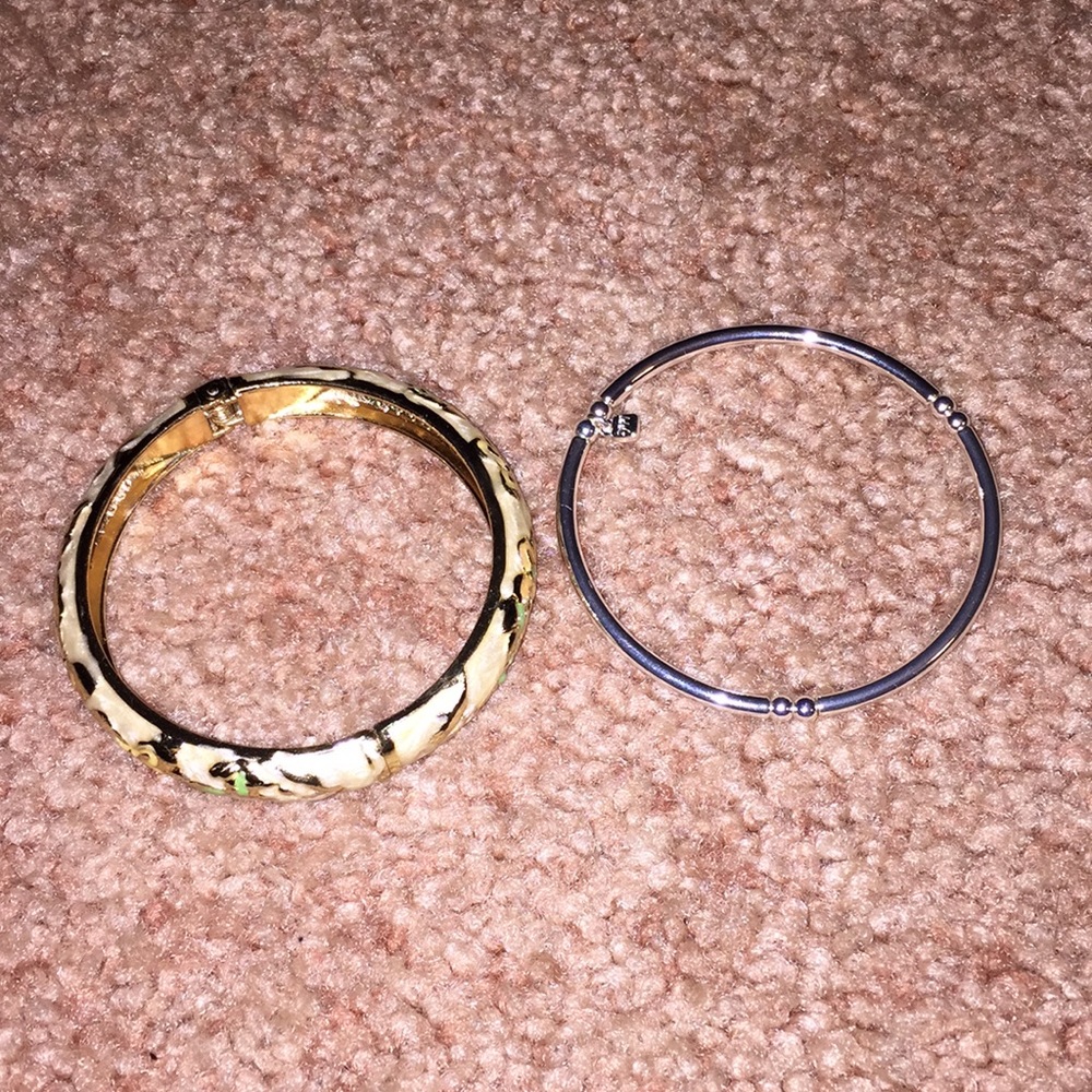 Jiu long xing bracket and silver stretchy bracelet